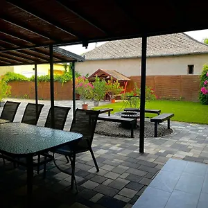 Apartament Tahiti Garden, Hajdúszoboszló
